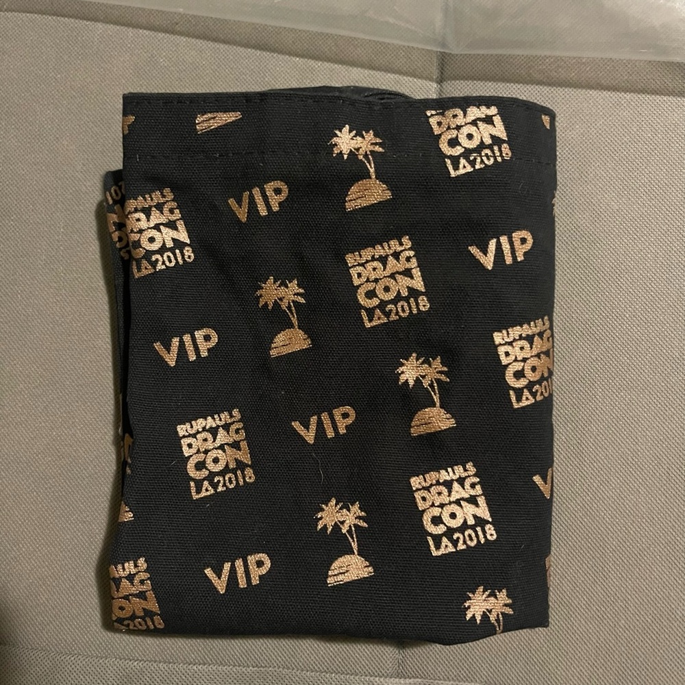 *SOLD* VINTAGE DRAGCON 2018 VIP TOTE BAG